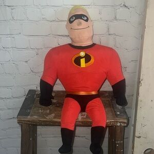 Mr Incredible stuffed talking toy. In near perfect condition. Approx 21 …